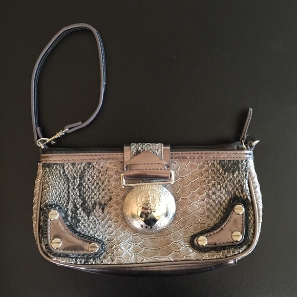 Snake skin (fake) small purse with magnet closure! - Picture 2 of 8